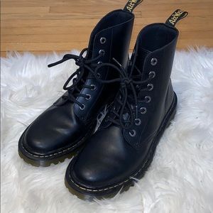 Dr. Martens (AMAZING CONDITION)